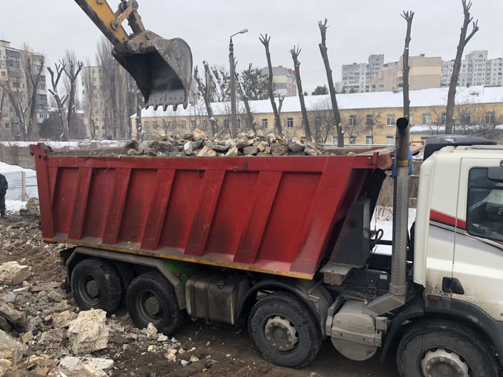 Вывоз мусора Камазом в Улане-Удэ в октябре