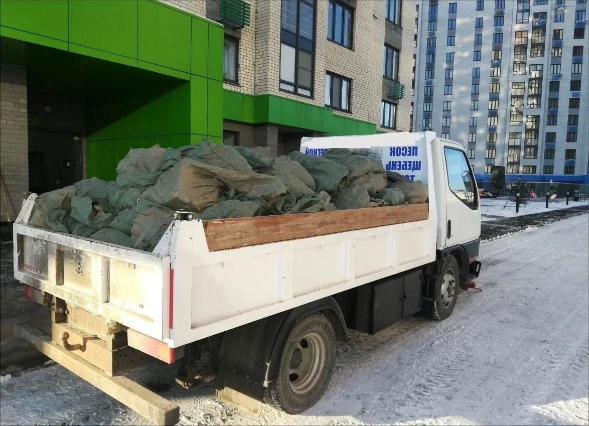 Вывоз мусора грузовым фургоном 3 тонны в Улане-Удэ — цена от 1383 руб., ПроМусор