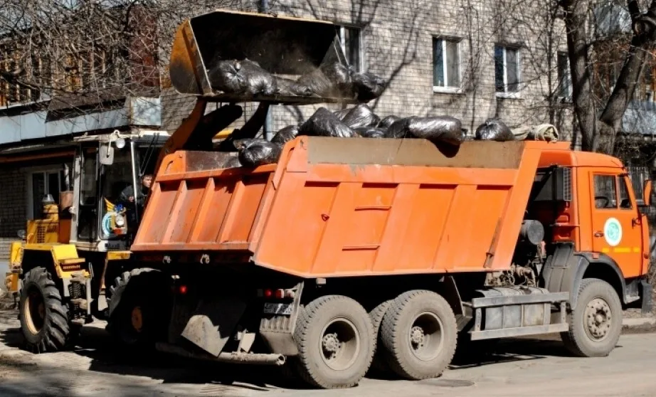 Вывоз мусора грузовым фургоном 5 тонн в Улане-Удэ – ПроМусор, аренда, цена от 1588 руб