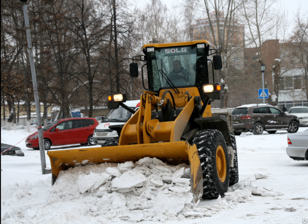 Аренда трактора для уборки снега в Улане-Удэ от ПроМусор – цена от 1024 руб., быстро и недорого