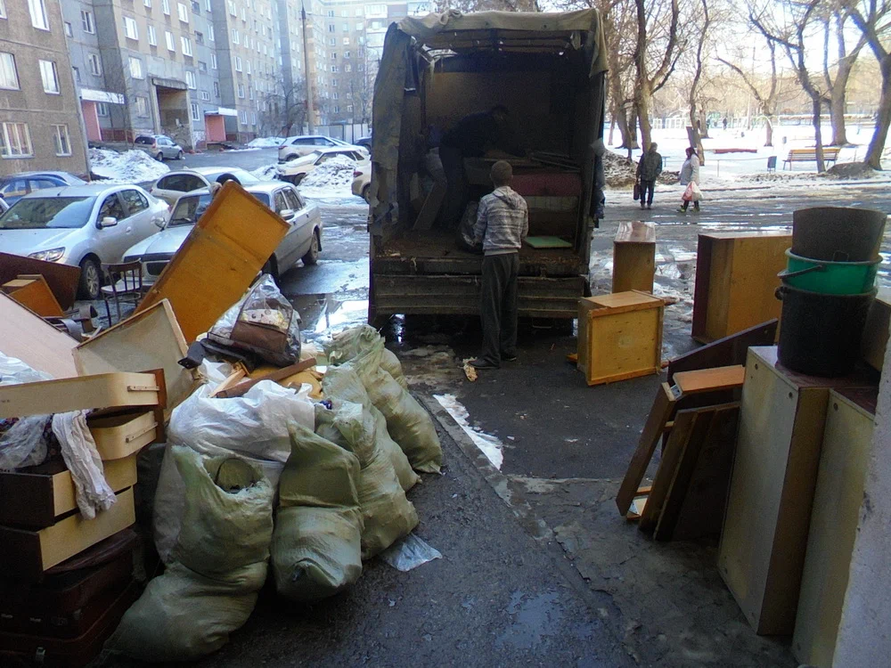 Вывоз мусора из подвала с утилизацией в Улане-Удэ в октябре