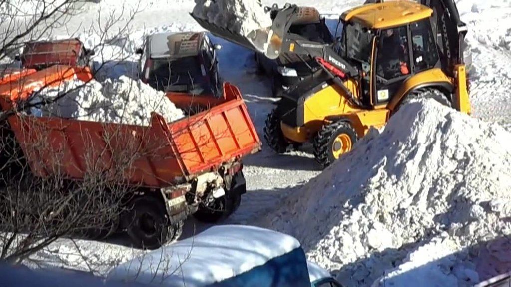 Вывоз снега с погрузкой в Улане-Удэ для организаций и частных лиц в октябре